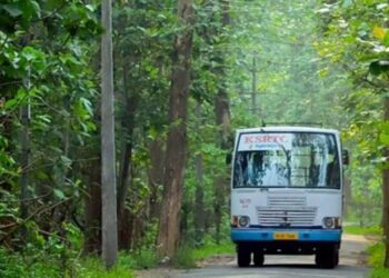 ഇവിടൊരു-സ്വപ്‌നലോകം-തീർപ്പൂ…-മാമലകളും-കുളിരരുവികളും