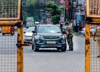 ഡൽഹി,-യുപി-‘അടച്ചിടല്‍’-നീട്ടി-;-കശ്‌മീരിൽ-കർഫ്യൂ-17-വരെ