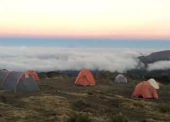 കാല്‍ച്ചുവട്ടില്‍-വെള്ളമേഘങ്ങള്‍-കിളിമഞ്ചാരോ-യാത്ര-മൂന്നാംഭാഗം;-ദീപക്-രാജു-എഴുതുന്നു