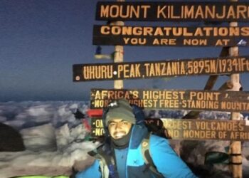 നക്ഷത്രാങ്കിത-വിണ്ണിന്റെ-കൊടുമുടിയിൽ;-ദീപക്-രാജു-എഴുതുന്നു