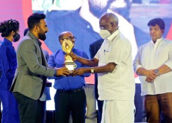 രണ്ടാമത്-“എന്റെ-സംരംഭം-യെസ്-ബിസ്’-അവാര്‍ഡുകള്‍-മന്ത്രി-എം-എം-മണി-സമ്മാനിച്ചു