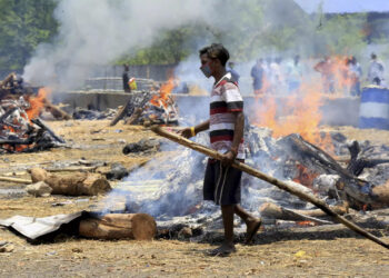 യുപിയിൽ-നിന്നും-മൃതദേഹങ്ങൾ-ഒഴുക്കി-വിടുന്നു;-ഗംഗയിൽ-വലകെട്ടി-ബിഹാർ