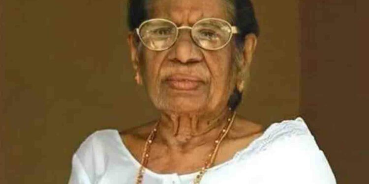 ഗൗരിയമ്മയുടെ-സംസ്കാര-ചടങ്ങിൽ-300-പേ‍ര്‍-പങ്കെടുത്തത്-എന്തുകൊണ്ട്?-വിശദീകരണവുമായി-മുഖ്യമന്ത്രി