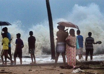 മഴ-കനക്കും;- സജ്ജമായി-സർക്കാർ-;-ജില്ലകളിൽ-കൺട്രോൾ-റൂമുകൾ-തുറന്നു