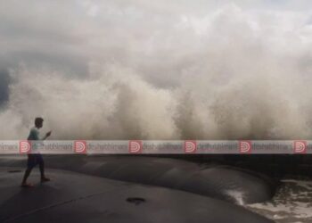 ചെല്ലാനത്ത്-കടല്‍ക്ഷോഭം-രൂക്ഷം;-വീടുകളും-ഇടവഴികളും-വെള്ളത്തിലായി