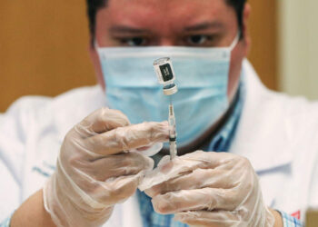 18-വയസ്സിനു-മുകളിലുള്ളവര്‍ക്ക്-തിങ്കളാഴ്ച-മുതൽ-വാക്സിൻ;-ശനിയാഴ്ച-മുതൽ-രജിസ്ട്രേഷൻ