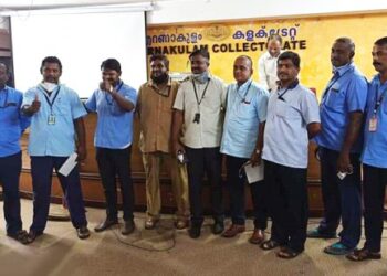 ഓക്‌സിജൻ-ടാങ്കറുകൾ-ഓടിക്കാൻ-കെഎസ്ആർടിസി-ഡ്രൈവർമാർ-പരിശീലനം-പൂർത്തിയാക്കി;-ആദ്യയാത്ര-ബംഗാളിലേക്ക്‌