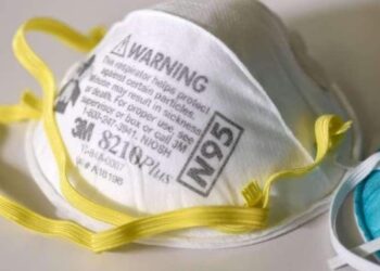 പിപിഇ-കിറ്റിന്-₹-273,-എന്‍-95-മാസ്‌കിന്-₹-22;-കോവിഡ്-പ്രതിരോധ-സാമഗ്രികളുടെ-വില-നിശ്ചയിച്ചു