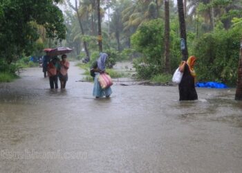 അറബിക്കടലിലെ-ന്യൂനമര്‍ദം:-സംസ്ഥാനത്ത്-പലസ്ഥലത്തും-മഴയും-ശക്തമായ-കടല്‍ക്ഷോഭവും
