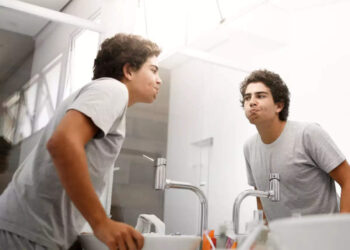 മൗത്ത്-വാഷ്-ഉപയോഗിക്കണോ?-അടുക്കളയിലുണ്ട്-കിടിലൻ-ചേരുവകൾ