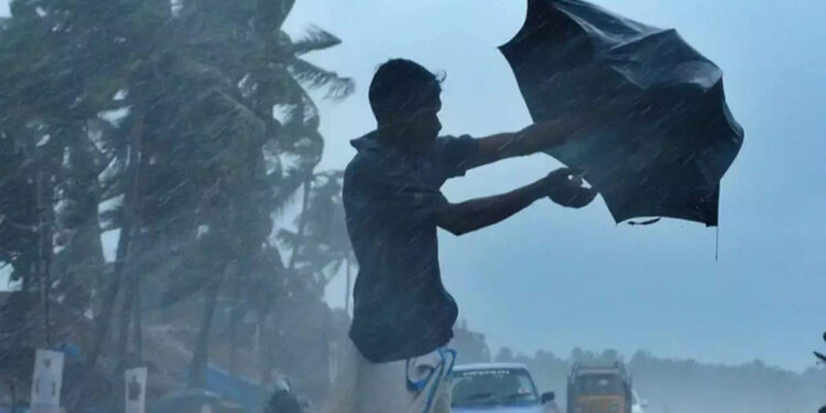 അടുത്ത-മൂന്ന്-മണിക്കൂര്‍-സംസ്ഥാനത്ത്-ശക്തമായ-കാറ്റും-മഴയും;-13-ജില്ലകള്‍ക്ക്-മുന്നറിയിപ്പ്