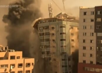 ഇസ്രയേൽ-വ്യോമാക്രമണം:-10,000-പേർ-പലായനം-ചെയ്‌തു;-ഗാസയിൽ-140-മരണം