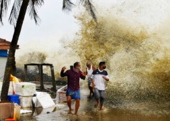 ടൗട്ടെ-അതീതീവ്ര-ചുഴലിക്കാറ്റായി-ഗോവ-തീരത്തേക്ക്;-സംസ്ഥാനത്ത്‌-ശക്തമായ-കാറ്റും-മഴയും-തുടരും