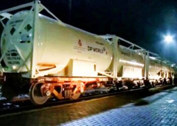 video-–-കേരളത്തിലേക്കുള്ള-ആദ്യ-ഓക്‌സിജൻ-എക്സ്പ്രസ്-ട്രെയിൻ-കൊച്ചിയിൽ-എത്തി;-118-മെട്രിക്-ടൺ-ഓക്‌സിജൻ