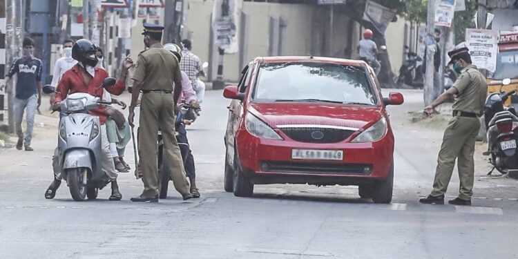 തൃശ്ശൂരില്‍-മരണം,-ചികിത്സ-ആവശ്യങ്ങള്‍ക്കല്ലാതെ-ആളുകള്‍-പുറത്തിറങ്ങാന്‍-പാടില്ല