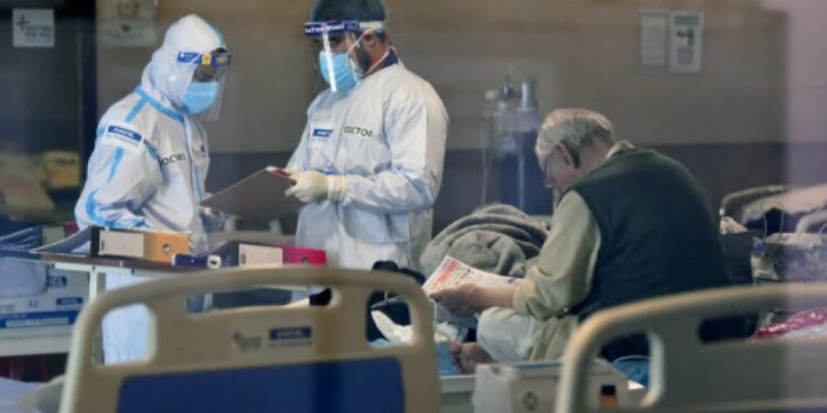 ഇന്ന്-29,704-പേര്‍ക്ക്-കോവിഡ്,-34,296-പേര്‍ക്ക്-രോഗമുക്തി;-ടെസ്റ്റ്-പോസിറ്റിവിറ്റി-നിരക്ക്-25.61