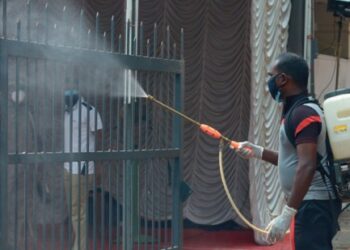 കോവിഡ്‌-:-രാജ്യത്ത്‌-പ്രതിദിന-മരണം-ഉയർന്നുതന്നെ-;-പ്രതിദിന-രോ​ഗസംഖ്യ-26-ദിവസത്തിനുശേഷം-മൂന്നു-ലക്ഷത്തിൽ-താഴെയായി