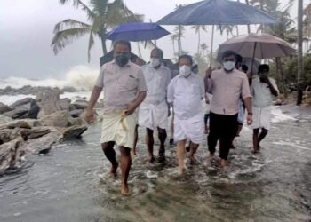 പ്രതിപക്ഷ-നേതൃസ്ഥാനം,-എ-ഗ്രൂപ്പിൽ-ഭിന്നത;-ചെന്നത്തലയ്ക്കെതിരെ-പടയൊരുക്കം