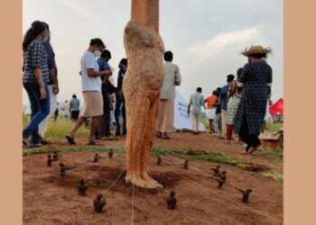 കര്‍ഷക-സമരത്തിന്-ഐക്യദാര്‍ഢ്യവുമായി-സാംസ്‌കാരിക-പ്രവര്‍ത്തകരുടെ-കലാ-പ്രതിഷ്ഠാപനം