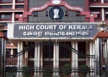 സത്യപ്രതിജ്ഞാ-ചടങ്ങിൽ-ആളുകളുടെ-എണ്ണം-കുറയ്ക്കുന്നതാകും-ഉചിതമെന്ന്-ഹൈക്കോടതി