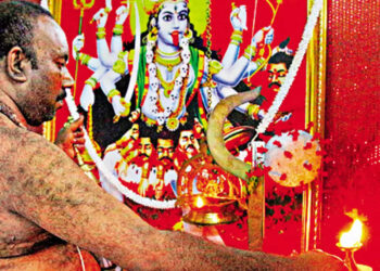 കോവിഡിനെ-തുരത്താൻ-‘കൊറോണ-ദേവി’-പ്രതിഷ്ഠ,-48-മണിക്കൂർ-മഹായജ്ഞം