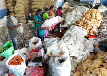 മത്സ്യത്തൊഴിലാളികൾക്ക്‌- സൗജന്യ-ഭക്ഷ്യക്കിറ്റ്‌-;-പാൽ-ഏറ്റെടുക്കും