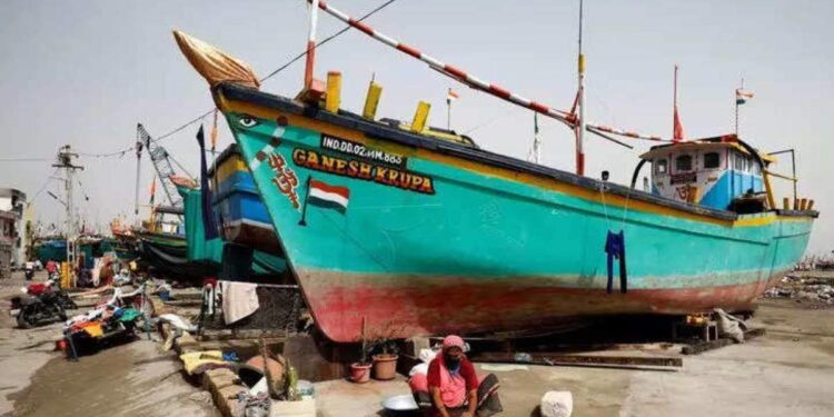 യാസ്-ചുഴലിക്കാറ്റ്-വരുന്നു;-കേരളത്തിൽ-മഴ-ശക്തമാകും