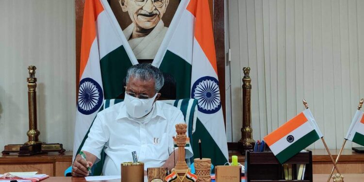 മുഖ്യമന്ത്രിയടക്കം-15-പേർ-‘സഗൗരവം’;-വീണാ-ജോർജുൾപ്പെടെ-ആറു-പേരുടെ-സത്യപ്രതിജ്ഞ-ദൈവനാമത്തിൽ