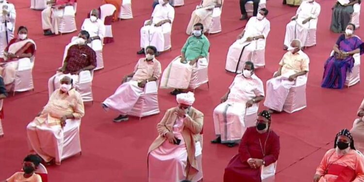 സത്യപ്രതിജ്ഞ-നടന്ന-പന്തൽ-വാക്‌സിനേഷൻ-കേന്ദ്രമാക്കും;-ഉത്തരവ്-ഇന്ന്-പുറത്തിറങ്ങുമെന്ന്-റിപ്പോർട്ട്