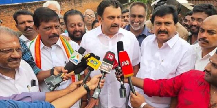 ആരാകും-പ്രതിപക്ഷ-നേതാവ്?-തോൽവിക്ക്-കാരണം-പാർട്ടിക്ക്-അടിത്തറ-ഇല്ലാതായതെന്ന്-കെ-മുരളീധരൻ