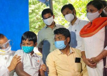 സൗമ്യയുടെ-വീട്-കേന്ദ്ര-സഹമന്ത്രി-വി.മുരളീധരന്‍-സന്ദര്‍ശിച്ചു