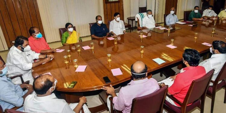 ദുശ്ശകുനം;-13ാം-നമ്പര്‍-സ്റ്റേറ്റ്-കാര്‍-എടുക്കാൻ-ആളില്ല