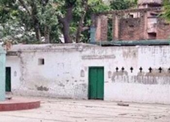 യുപിയിൽ-പള്ളി-പൊളിച്ചതിന്‌-പിന്നാലെ-പള്ളിക്കമ്മിറ്റിക്കാരെ-പ്രതികളാക്കി-കേസ്‌