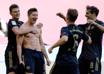 ഗോളടിയില്‍-പുതിയ-ചരിത്രം;-‘ലെവന്‍’-വേറെ-ലെവല്‍