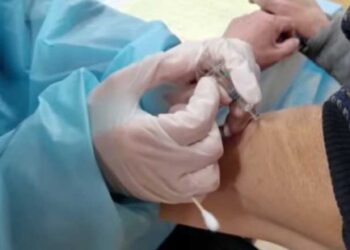 വാക്‌സിൻക്ഷാമം-അതിരൂക്ഷം-;-സംസ്ഥാനങ്ങൾക്ക്‌-നേരിട്ട്-വാക്സിന്‍-കൈമാറില്ലെന്ന്-മൊഡേണയും-ഫൈസറും