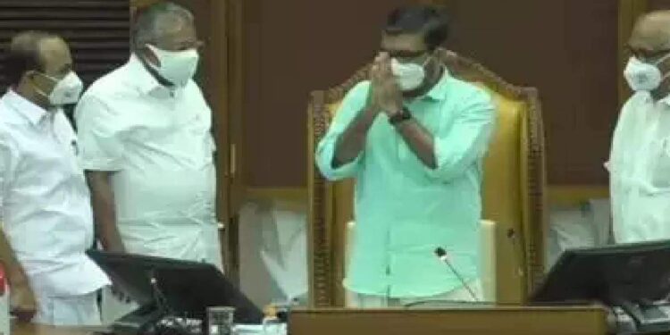 വേദനിപ്പിച്ചെന്ന്-സതീശൻ;-കക്ഷിരാഷ്ട്രീയം-പറയില്ലെന്ന്-സ്‌പീക്കറുടെ-മറുപടി,-കയ്യടിച്ച്-പ്രതിപക്ഷ-നേതാവ്