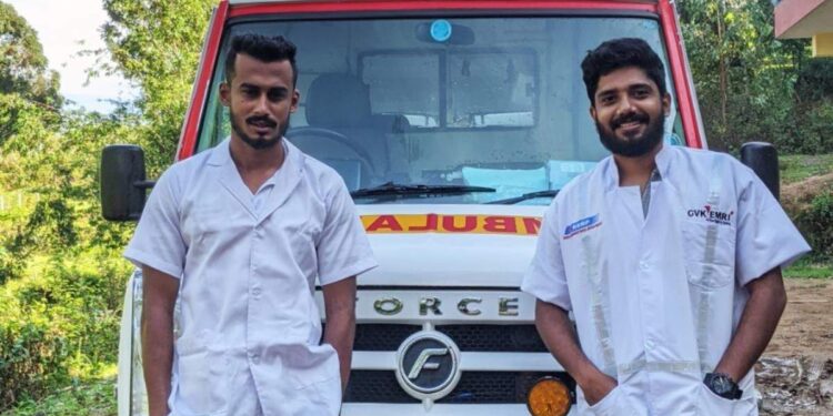 കാറിൽ-20-കാരിക്ക്-സുഖപ്രസവം,-പരിചരണത്തിന്-ആംബുലന്‍സ്-ജീവനക്കാര്‍;-അഭിനന്ദനവുമായി-ആരോഗ്യ-മന്ത്രി