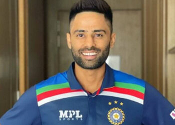 ആദ്യം-പരിഭ്രമിച്ചു;-പിന്നെ-ഈ-ഉപദേശം-തുണയായി:-ഇംഗ്ലണ്ടിനെതിരായ-മത്സരത്തെക്കുറിച്ച്-സൂര്യകുമാർ