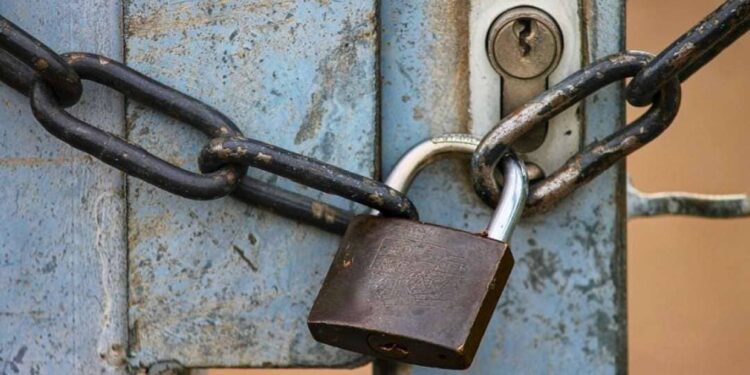 കൂടുതല്‍-ഇളവുകള്‍:-മൊബൈല്‍-ഫോണും-കമ്പ്യൂട്ടറും-നന്നാക്കുന്ന-കടകള്‍ക്ക്-രണ്ട്-ദിവസം-തുറക്കാം