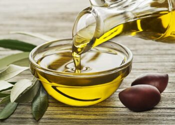 ഈ-ദൈനംദിന-പ്രശ്നങ്ങൾക്കൊക്കെ-പരിഹാരമാണ്-ഒലിവ്-ഓയിൽ