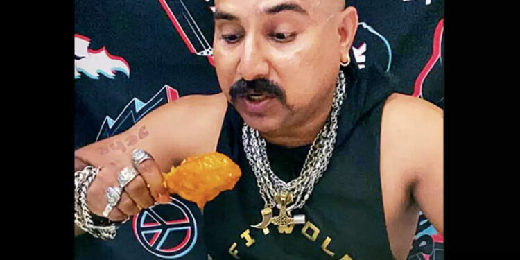 ചിക്കൻ-ബിരിയാണിയിൽ-ലെഗ്-പീസ്-കാണാനില്ല!-മന്ത്രിക്ക്-ട്വിറ്ററിൽ-പരാതി