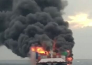 ചരക്കുകപ്പൽ-തീപിടിത്തം-:-ശ്രീലങ്കയിൽ-അമ്ലമഴയ്ക്ക്‌-സാധ്യത