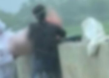 ഉത്തര്‍പ്രദേശില്‍-കോവിഡ്-രോഗിയുടെ-മൃതദേഹം-നദിയില്‍-വലിച്ചെറിയാന്‍-ശ്രമം