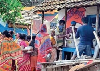യാസ്-ചുഴലി-:-​ദുരന്തമുഖത്ത്-സഹായഹസ്തവുമായി-സിപിഐ-എം