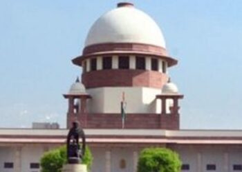 ഒരേ-വാക്‌സിന്‍-എങ്ങനെ-രണ്ട്-വിലകളില്‍-നല്‍കും;-കേന്ദ്രത്തിന്റെ-വാക്‌സിന്‍-നയത്തെ-ചോദ്യം-ചെയ്ത്-സുപ്രീം-കോടതി