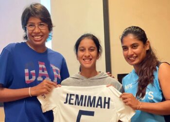 ഞങ്ങള്‍-കളിക്കുന്നത്-ക്രിക്കറ്റിലേക്ക്-വരാന്‍-ആഗ്രഹിക്കുന്ന-ഓരോ-പെണ്‍കുട്ടിക്കും-വേണ്ടി:-ജെമീമ-റോഡ്രിഗസ്