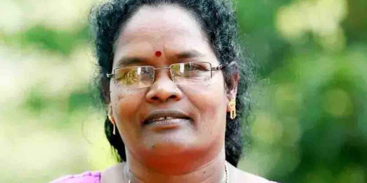 സികെ-ജാനുവിന്-കെ-സുരേന്ദ്രൻ-പത്ത്-ലക്ഷം-രൂപ-നൽകിയെന്ന-ആരോപണവുമായി-ജനാധിപത്യ-രാഷ്ട്രീയ-പാ‍ര്‍ട്ടി-നേതാവ്-പ്രസീത