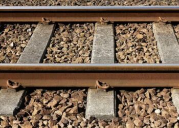 2020ല്‍-രാജ്യത്ത്-എണ്ണായിരത്തിലേറെ-പേര്‍ക്ക്-റെയില്‍വേ-ട്രാക്കില്‍-ജീവന്‍-നഷ്ടമായി