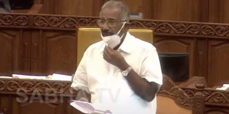 മുറിച്ചത്-101-മരങ്ങള്‍;-കടത്തിയ-10-കോടിയുടെ-തടി-പിടിച്ചെടുത്തു-എ.കെ-ശശീന്ദ്രന്‍