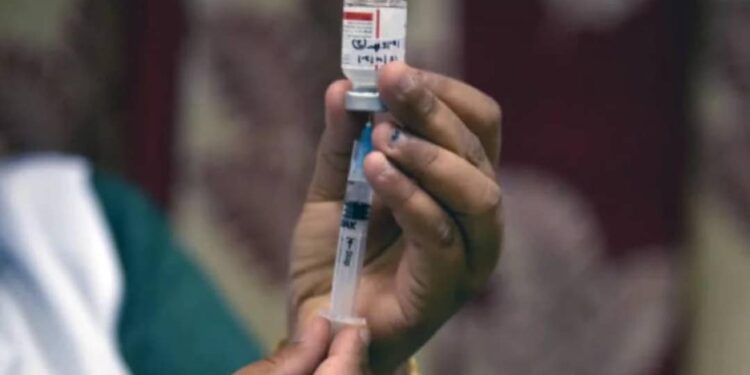 കിടപ്പ്-രോഗികള്‍ക്ക്-വീട്ടിലെത്തി-വാക്സിന്‍:-പിപിഇ-കിറ്റ്-നിര്‍ബന്ധമല്ല,-ഉത്തരവിറങ്ങി